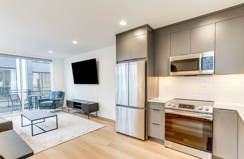 Brighton House | Walk to Light Rail! Modern Seattle Townhome