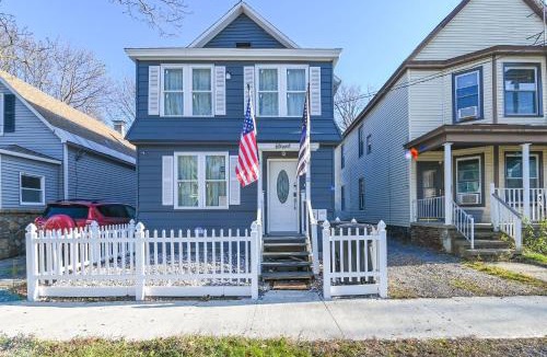 Schenectady Apartment | Walk to Local Eats! Updated Schenectady Apartment