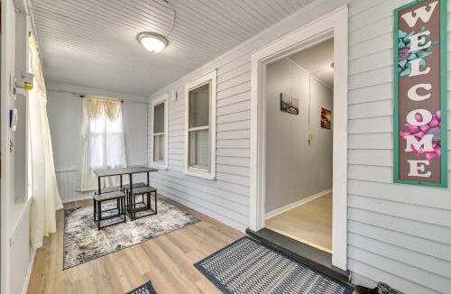 Schenectady Apartment | Walk to Local Eats! Updated Schenectady Apartment