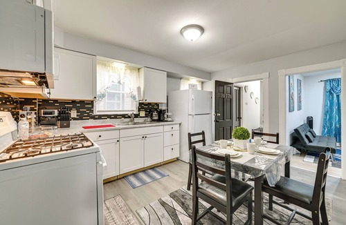 Schenectady Apartment | Walk to Local Eats! Updated Schenectady Apartment