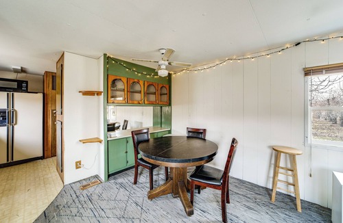 Monitor House | Walk to Loop Trail! East Wenatchee Basecamp
