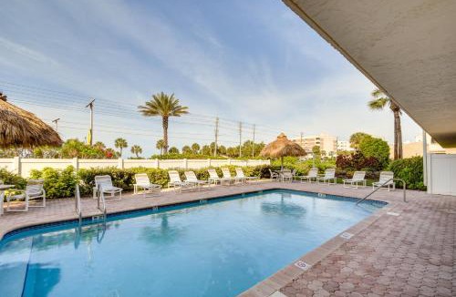 Madeira Beach House | Walk to Madeira Beach: Coastal Condo w/Balcony