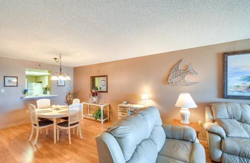 Madeira Beach House | Walk to Madeira Beach: Coastal Condo w/Balcony
