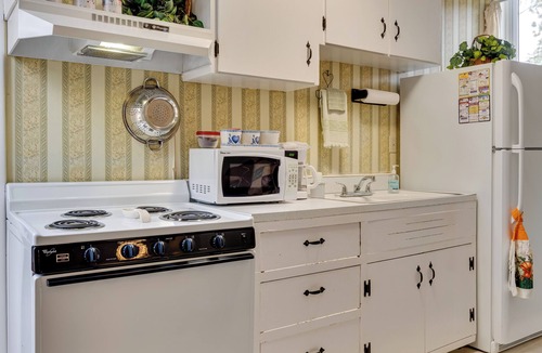 Delphi Apartment | Walk to Main St & Creek: Historic Delphi Studio