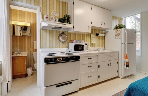 Delphi Apartment | Walk to Main St & Creek: Historic Delphi Studio
