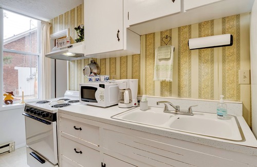 Delphi Apartment | Walk to Main St & Creek: Historic Delphi Studio