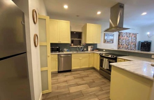 Boerne House | Walk to Main St, Game Room w/Arcade Cozy Cottage Sleeps 6