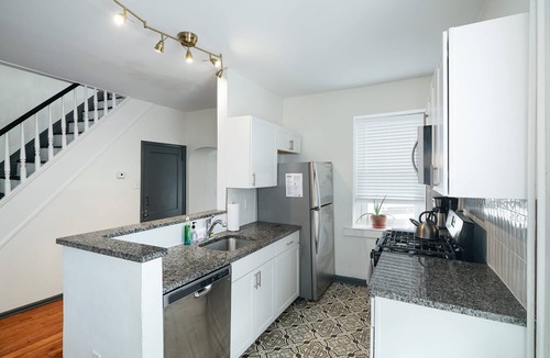 Roxborough-Manayunk Apartment | Walk to Main St! Spacious 2BR Bi-Level Sleeps 8