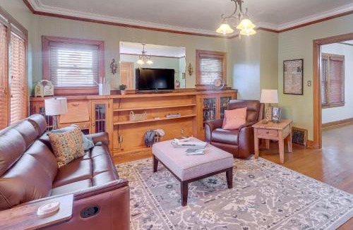 Roswell House | Walk to Main Street: Charming Roswell Home!