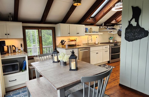 New Shoreham House | Walk To Mansion Beach