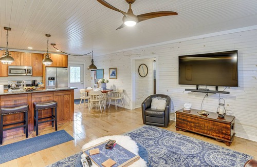 Hardin House | Walk to Marina & Beach: Charming Home in Hardin