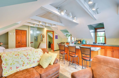 Town of Hounsfield Apartment | Walk to Marina: Dog-Friendly Lake Ontario Studio