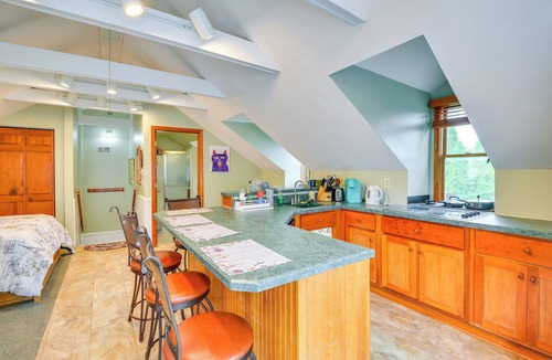 Town of Hounsfield Apartment | Walk to Marina: Dog-Friendly Lake Ontario Studio