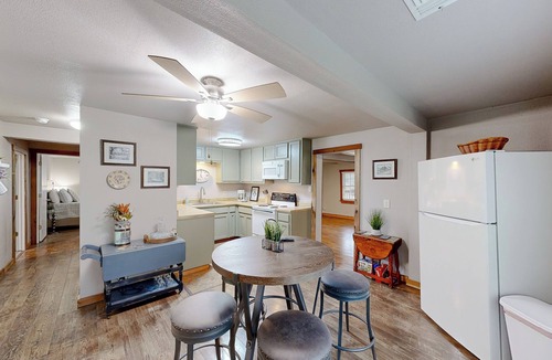 Bandera House | Walk to Medina River: 'Cowboy Cottage' w/BBQ Pit