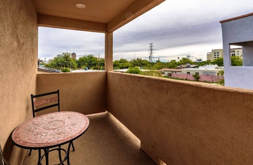 Menlo Park House | Walk to Mercado | Skyline Views | Private Casita