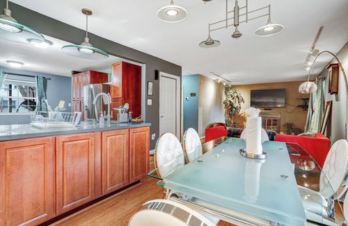Aurora Highlands House | Walk to Metro-Near Washington DC-Amazon HQ-DCA Airport-Pentagon-Crystal City