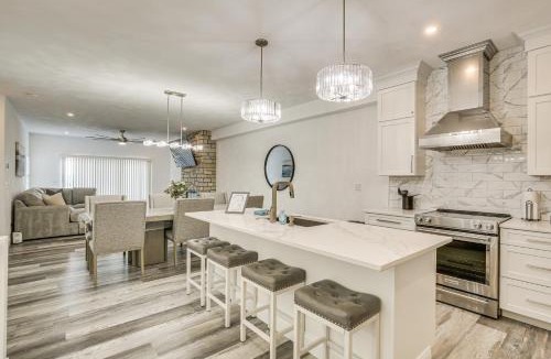 Grafton House | Walk to Mississippi River: Grafton Townhome!