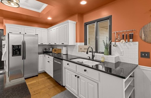 Bella Vista House | Walk to MTB Trails, Game Room+Fireplace, Pet-Friendly, BBQs, Golf Paradise