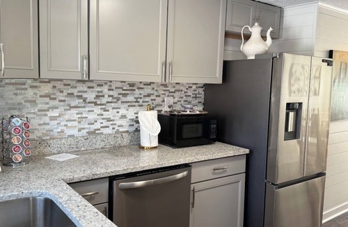 Shawnee Hills Cottage | Walk to Muirfield – Backyard Pavilion, 2 Fire Pits for Ultimate Relaxation!