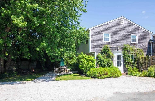 East Orleans House | Walk to Nauset Beach Central AC System!