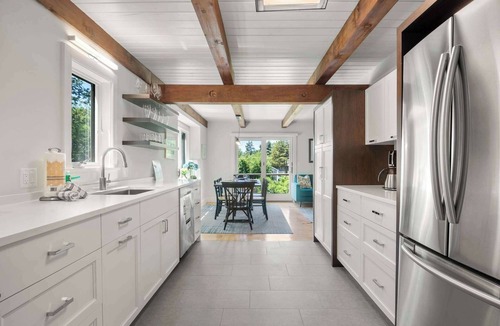 East Orleans House | Walk to Nauset Beach, Updated and Cozy!