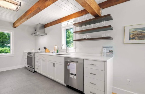 East Orleans House | Walk to Nauset Beach, Updated and Cozy!