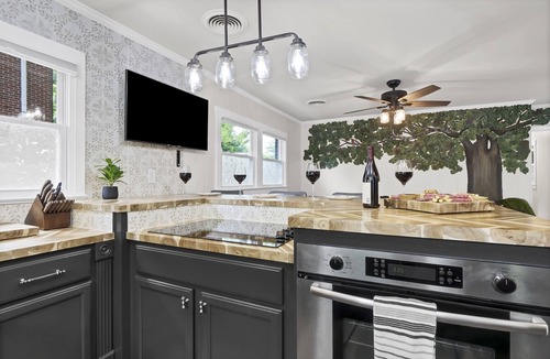 University Park House | Walk to NC State & Village District + Firepit, Grill, Cornhole + 2 Kitchens