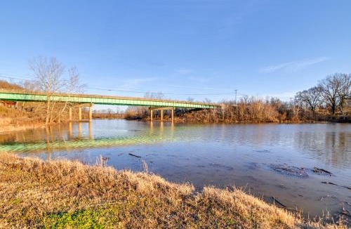 Golconda House | Walk to Ohio River: Golconda Home w/Water Views!