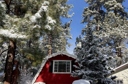Big Bear City Cabin | Walk to Oktoberfest! Cute, Clean Cabin w/AC