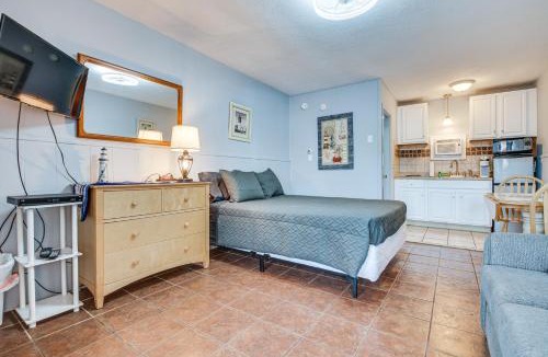 Old Orchard Beach Apartment | Walk to Old Orchard Pier Cozy Beachfront Condo!