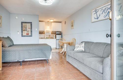 Old Orchard Beach Apartment | Walk to Old Orchard Pier Cozy Beachfront Condo!