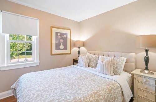 Historic Old Town House | Walk to Old Town | Cottage 3 ppl Top 10% | Parking