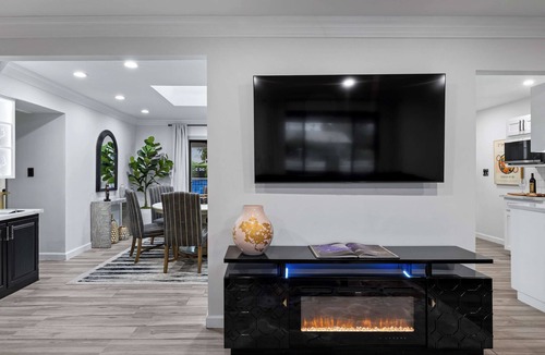 Scottsdale Country Acres House | Walk to Old Town | Pool Hot Tub EV Charger