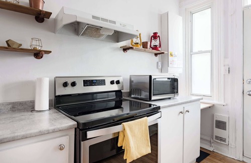 Maisonneuve Apartment | Walk to Olympic Stadium |Modern Montreal Stay - apartment