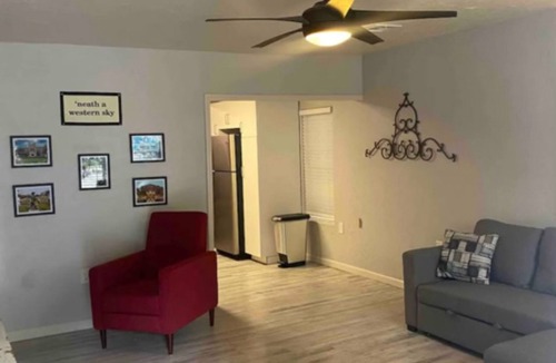 Norman House | Walk to OU campus! Cozy Norman Bungalow