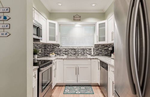 Flamingo Parks House | Walk to Palm Beach County Convention Center & Eats, Private Heated Pool + Beach