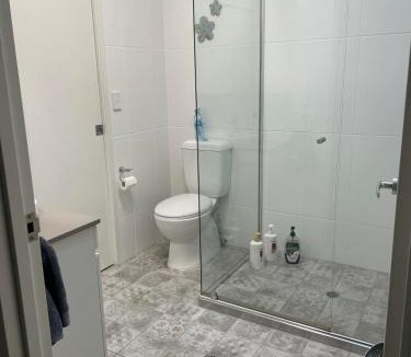 South Townsville Bed & Breakfast | Walk to Palmer B&B - U21