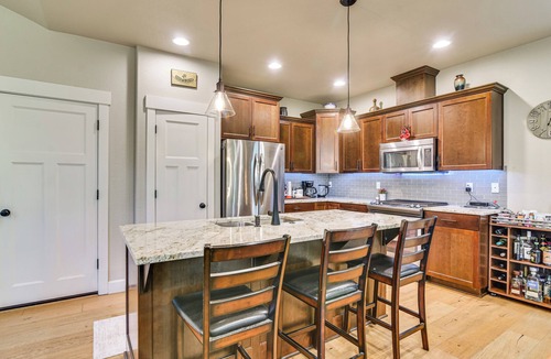 Sandy House | Walk to Park & Creekside Trails! Modern Sandy Home