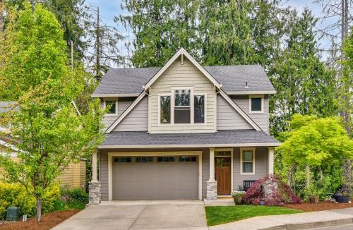Sandy House | Walk to Park & Creekside Trails! Modern Sandy Home