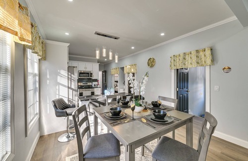 Schenectady Apartment | Walk to Park: Modern Apt 2 Mi to Union College!