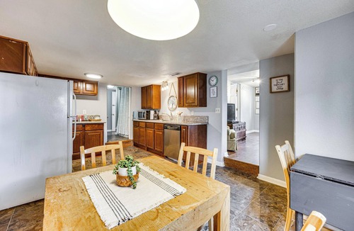Palmer Lake Cottage | Walk to Park, Trails & Pub! Palmer Lake Cottage