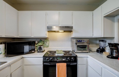 Sherwood Condo | Walk to Park w/Pond, Trails & More! Sherwood Unit
