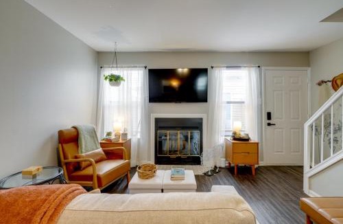 Sherwood House | Walk to Park w/Pond, Trails & More! Sherwood Unit