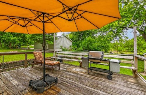 Bonner Springs House | Walk to Parks & Dining: Bonner Springs Home
