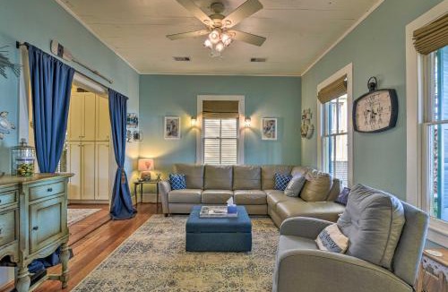 San Jacinto House | Walk to Poretto Beach Tropical Oasis in Galveston
