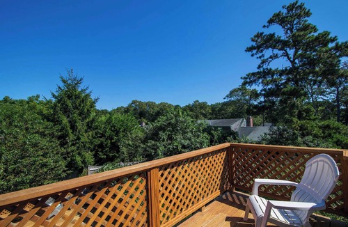 East Harwich House | Walk to Private Beach on Buck's Pond!