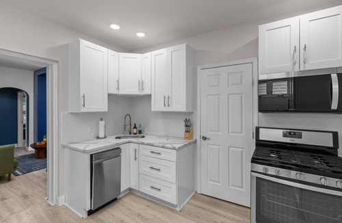 Tower Grove South House | Walk to Restaurants, Cafes & Park