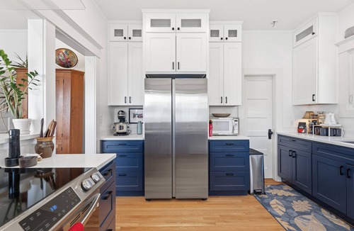 Greenwood House | Walk to Restaurants & Coffee + BBQ w/Outdoor Seating + Tesla EV Charger