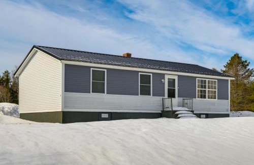 Machias House | Walk to Restaurants & Markets: Machias Home!