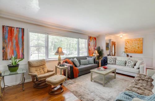 New Hope House | Walk to Restaurants New Hope Home with Deck and Yard!